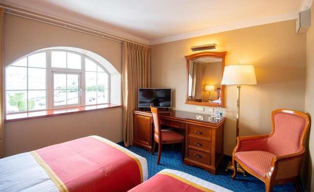 Отель Killarney Towers Hotel & Leisure Centre Килларни-15